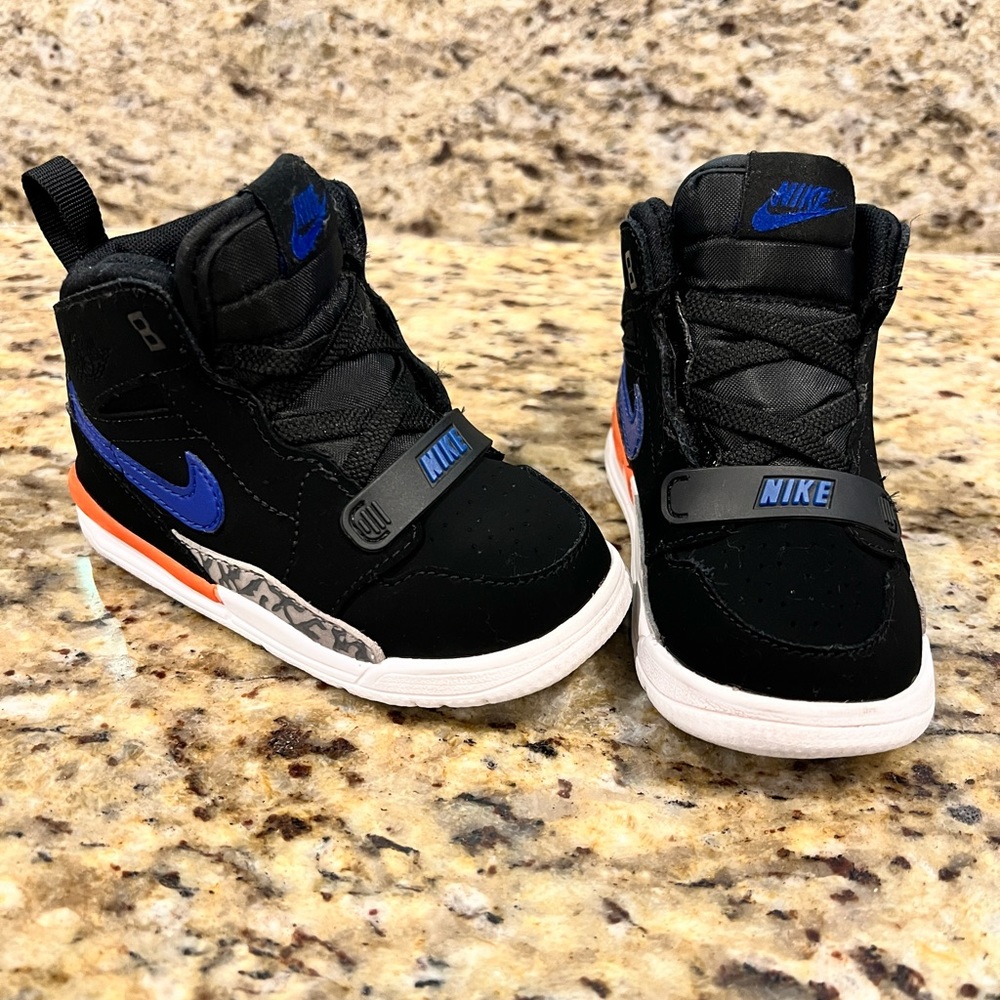 High top Jordans 7C black/orange/blue